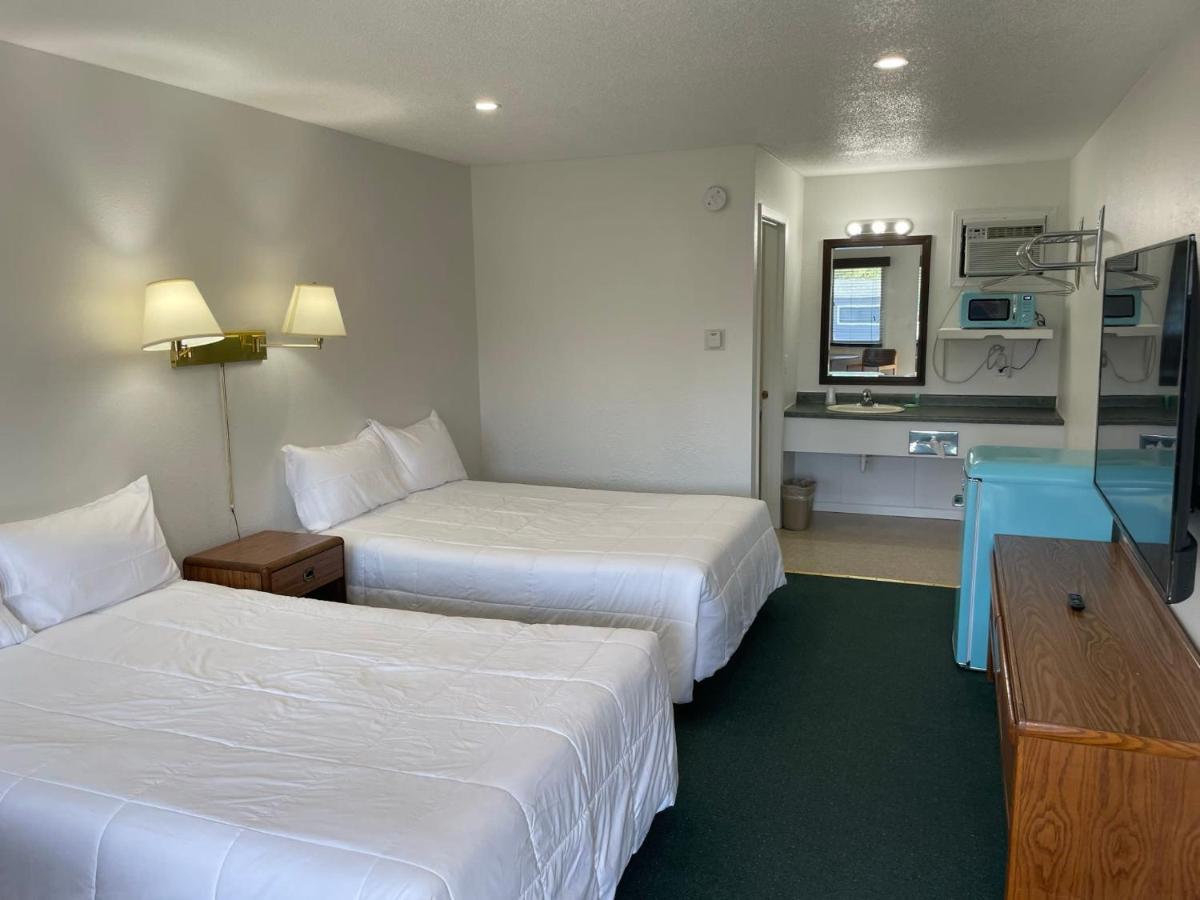 Poolside Double Rooms Lake City ภายนอก รูปภาพ